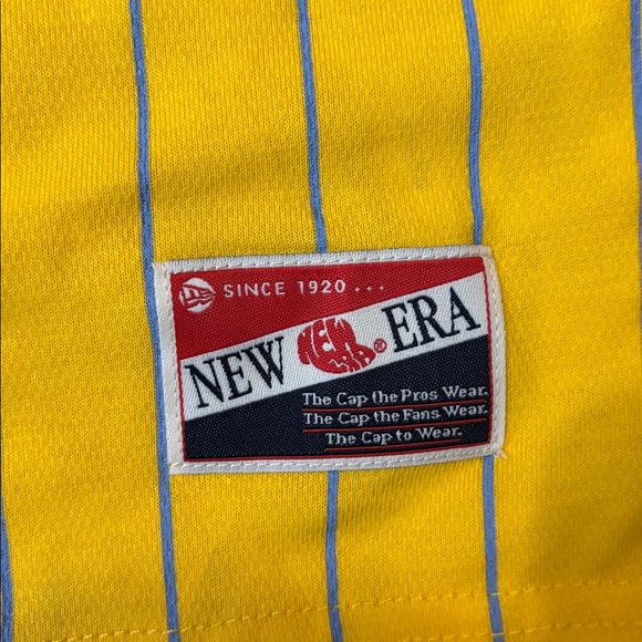 New Era Yellow Striped Milwaukee Brewers Tee - Picture 3 of 5